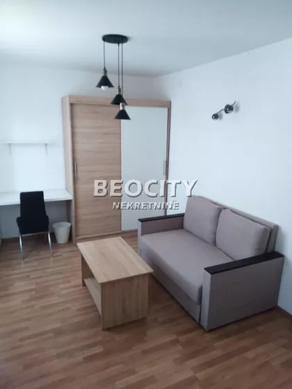 Trg Nikole Pašića | 4zida.rs