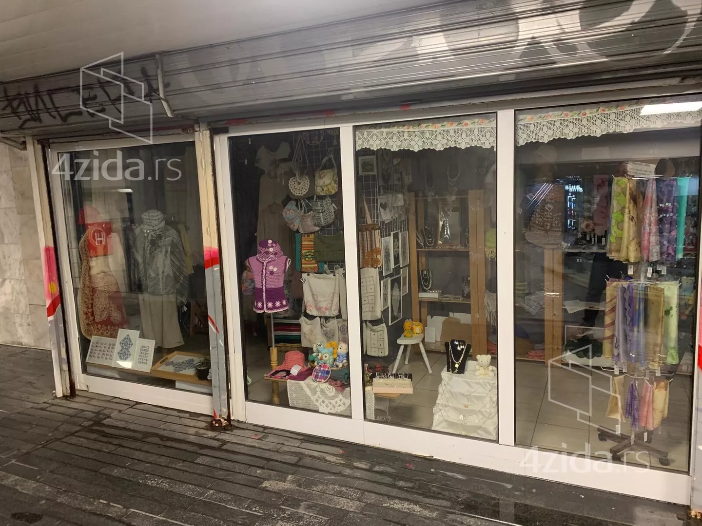 Lokal | 4zida