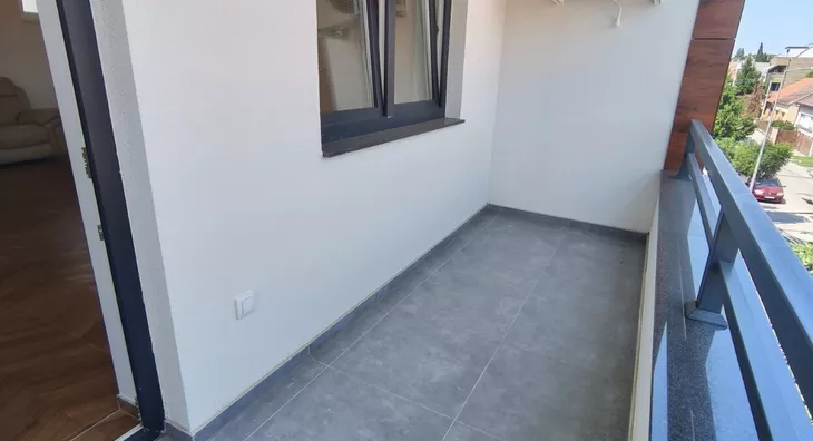 Petoiposoban stan | 4zida