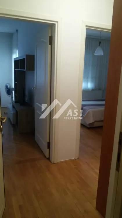 Trg majke Jevrosime | 4zida.rs