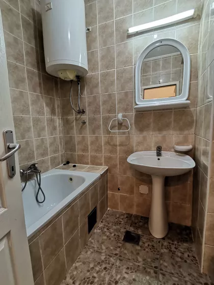 Trg Cara Jovana Nenada | 4zida.rs