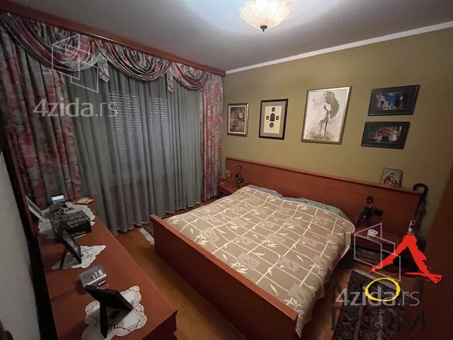 Petosoban stan | 4zida