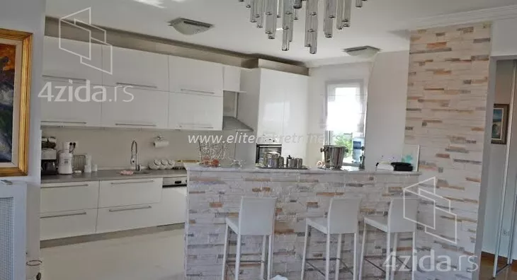 Petosoban stan | 4zida