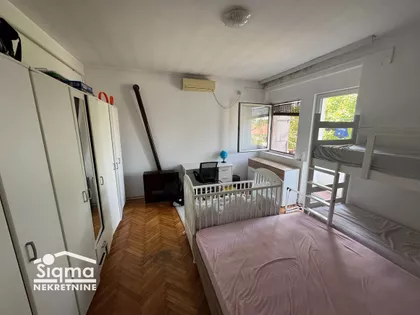 Železnička 9 | 4zida.rs