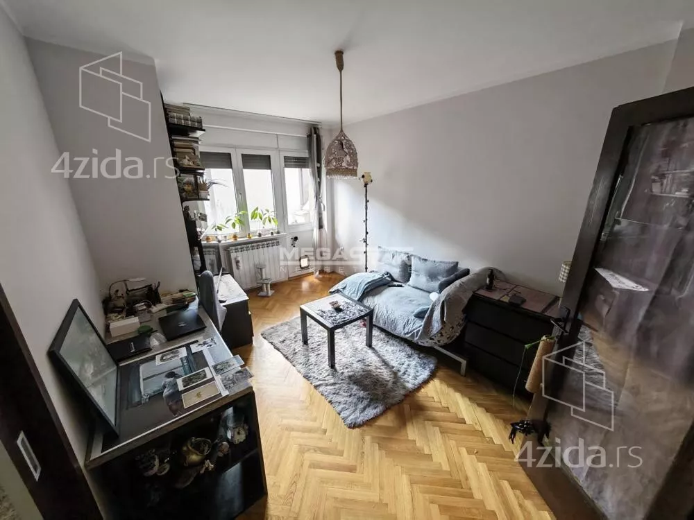 5-etažna kuća | 4zida
