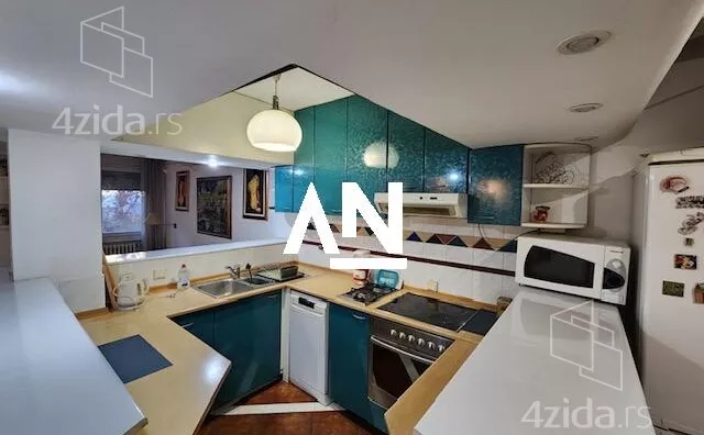 Troiposoban stan | 4zida