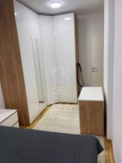 Dva bela goluba | 4zida.rs