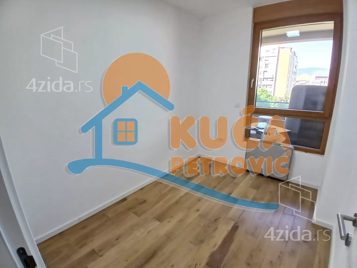 Lokal | 4zida