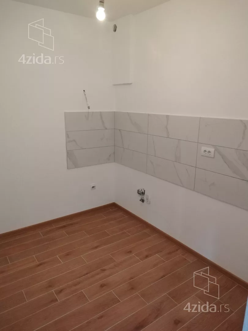 Sedmosoban stan | 4zida