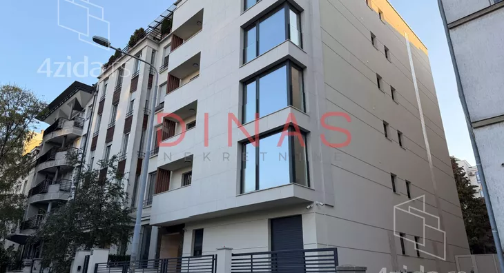 Devetosoban stan | 4zida