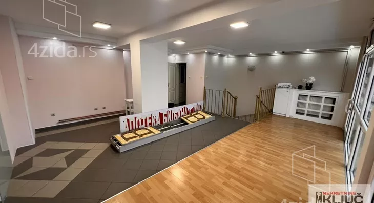 Poslovni prostor | 4zida