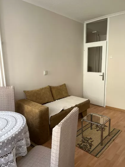 Kneza Lazara 4/2 | 4zida.rs