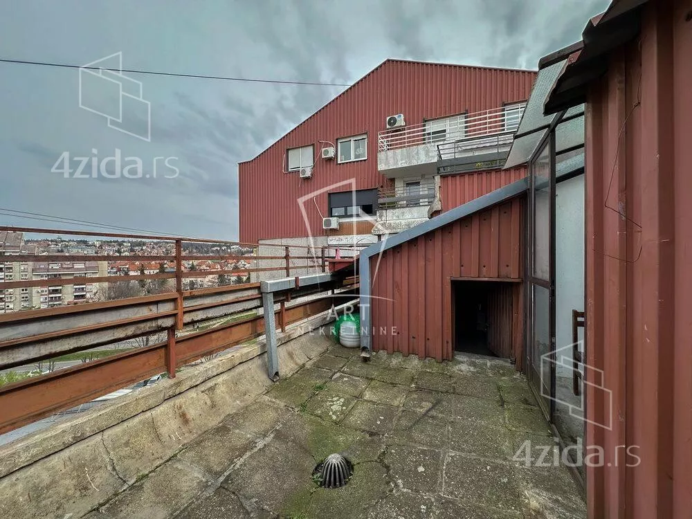 Troiposoban stan | 4zida