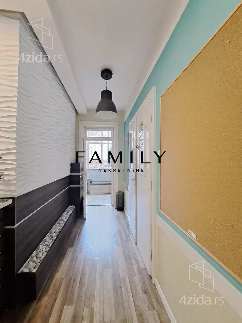 Šestosoban stan | 4zida