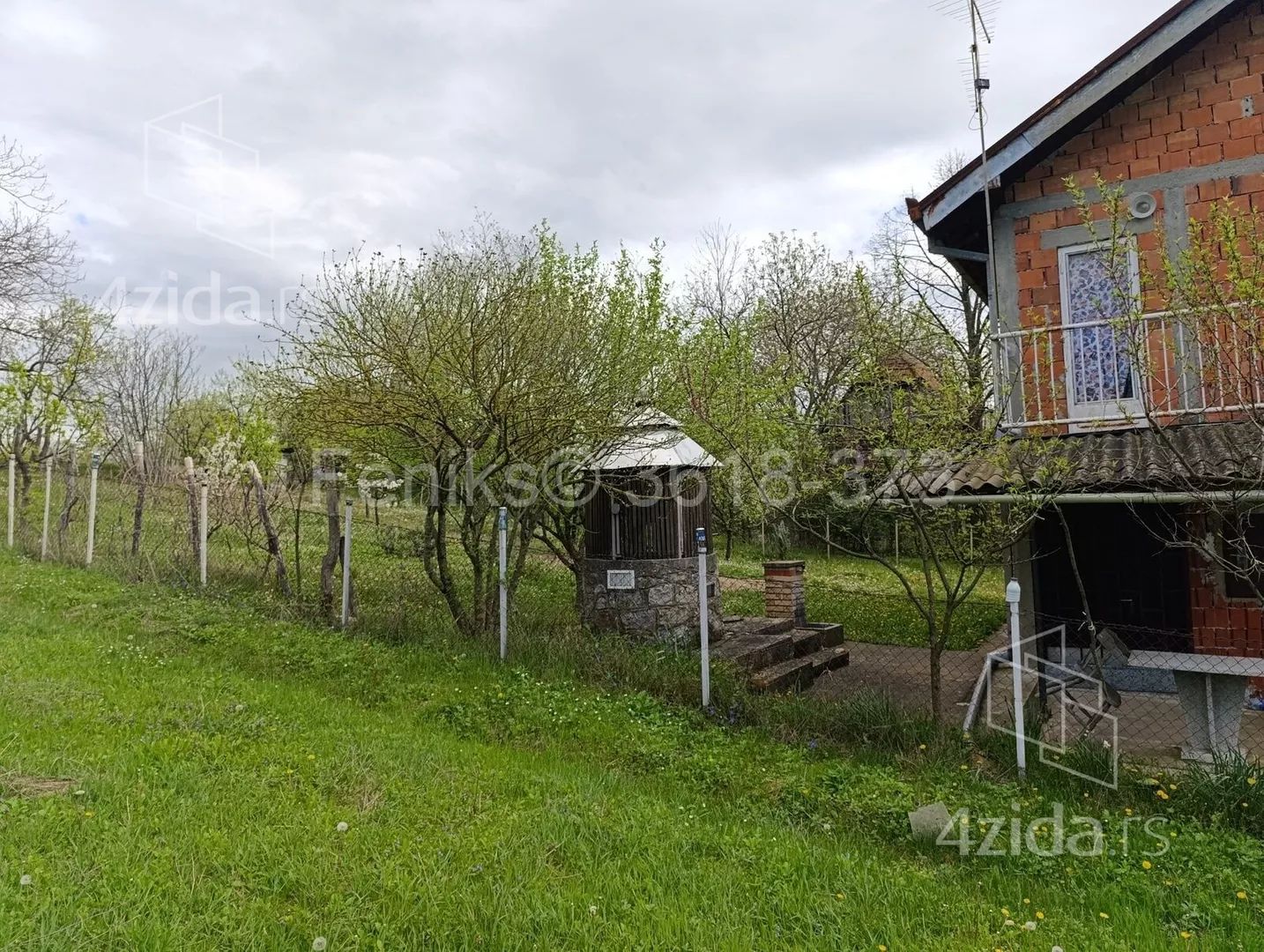 Plac | 4zida