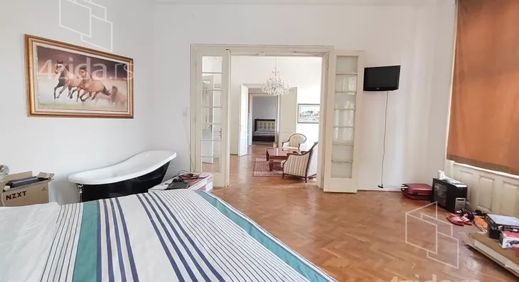 Šestosoban stan | 4zida