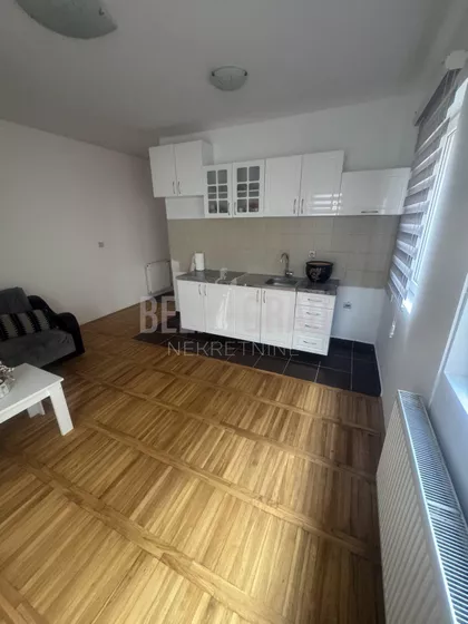 Kneževačka | 4zida.rs