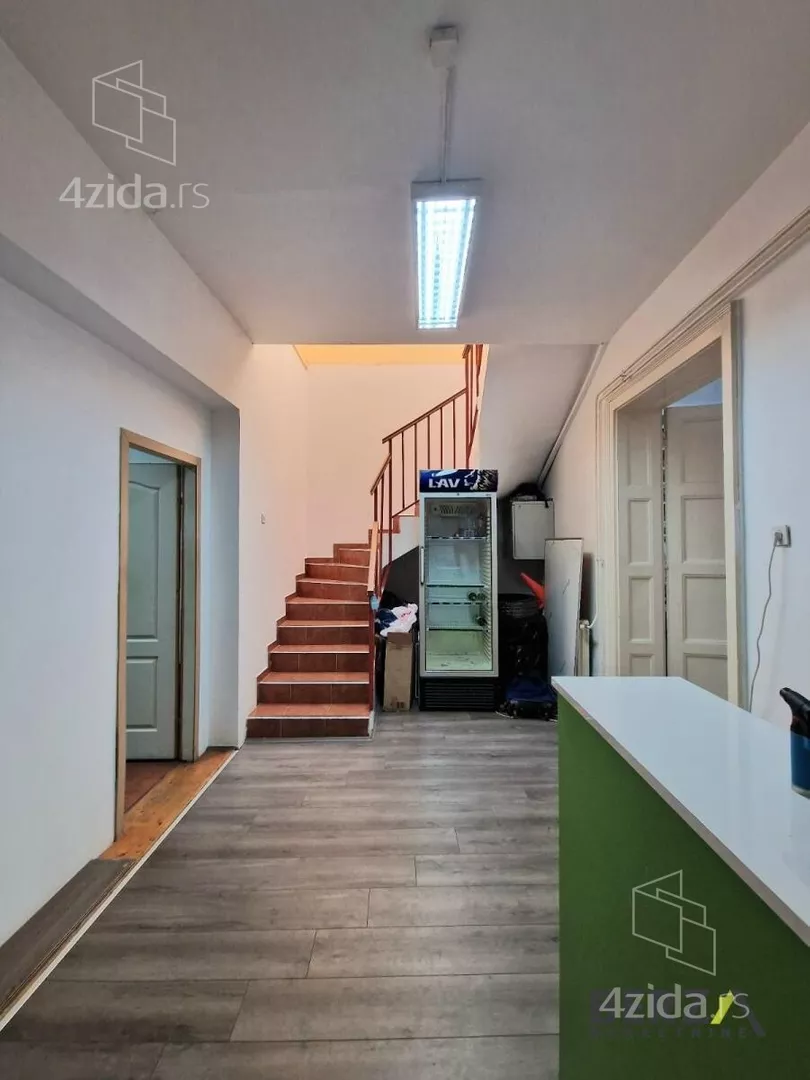 Šestosoban stan | 4zida