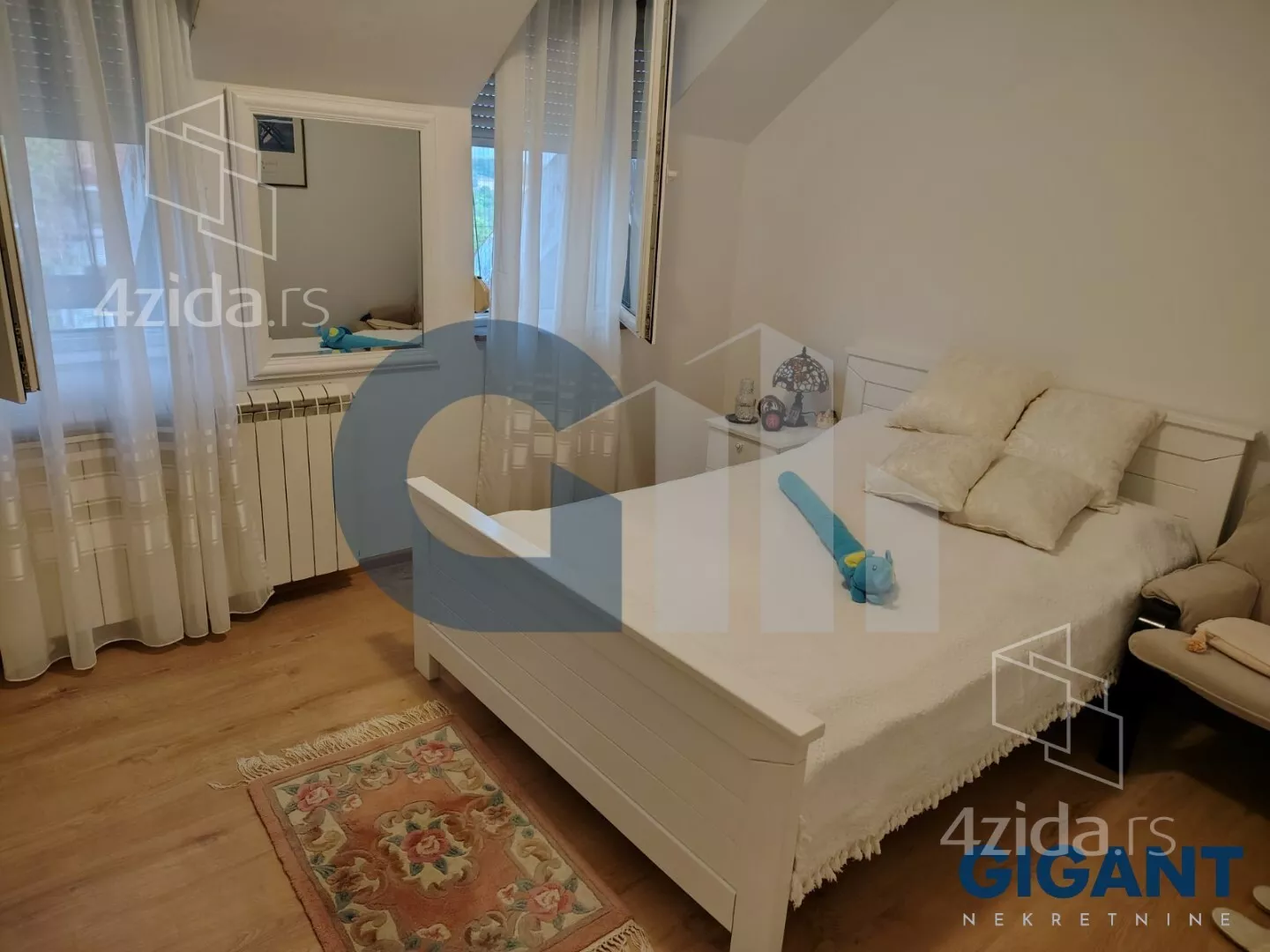 Petosoban stan | 4zida