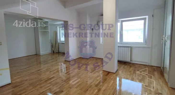 Šestosoban stan | 4zida