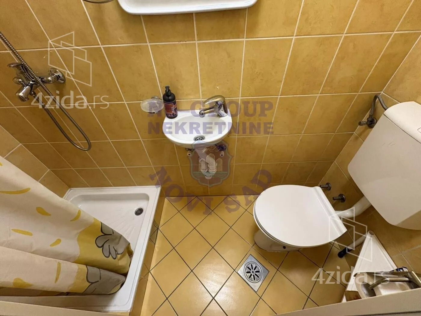 Troiposoban stan | 4zida