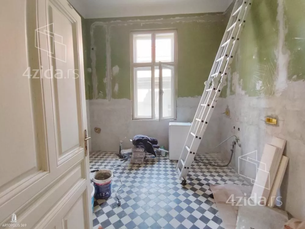 Šestosoban stan | 4zida