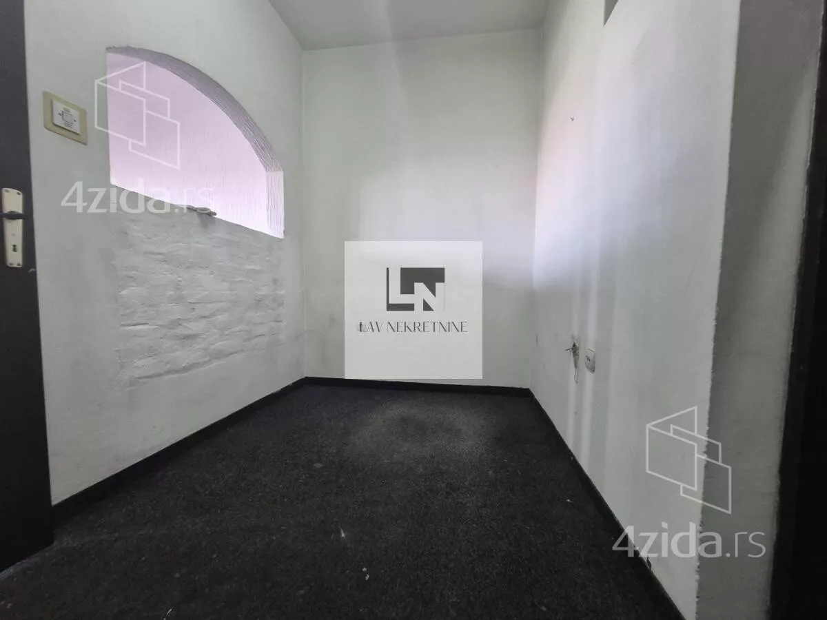 Lokal | 4zida