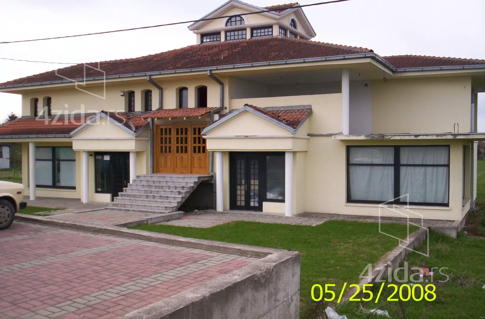 Lokal | 4zida