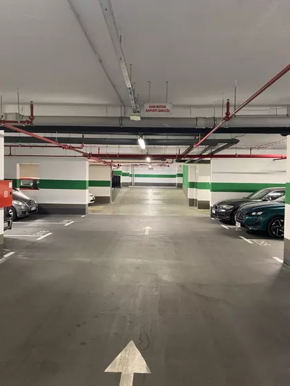 Zadužbinska | 4zida.rs