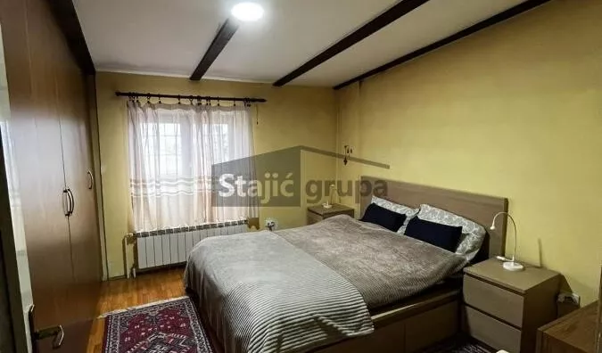 Šestosoban stan | 4zida