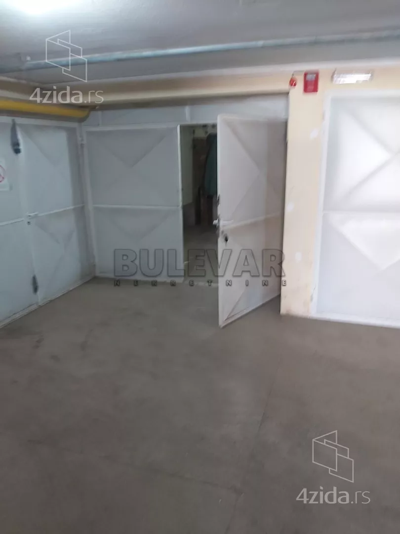 Garaža | 4zida
