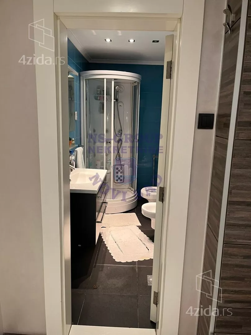 Sedmosoban stan | 4zida