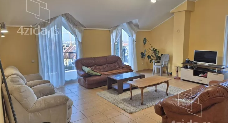 Petosoban stan | 4zida