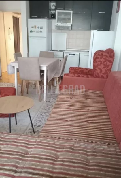 Gvozdićeva | 4zida.rs