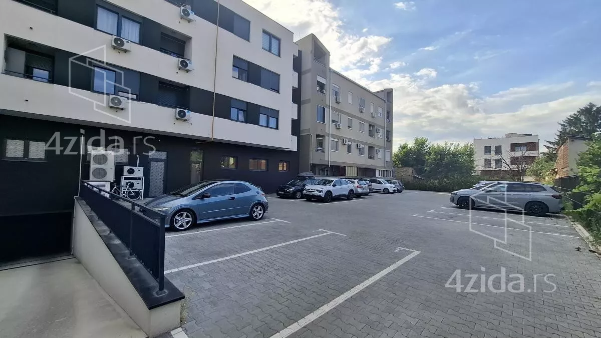 Parking | 4zida