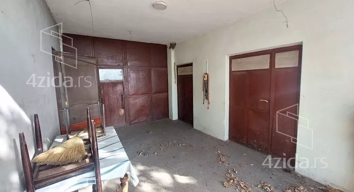 Poslovna zgrada | 4zida