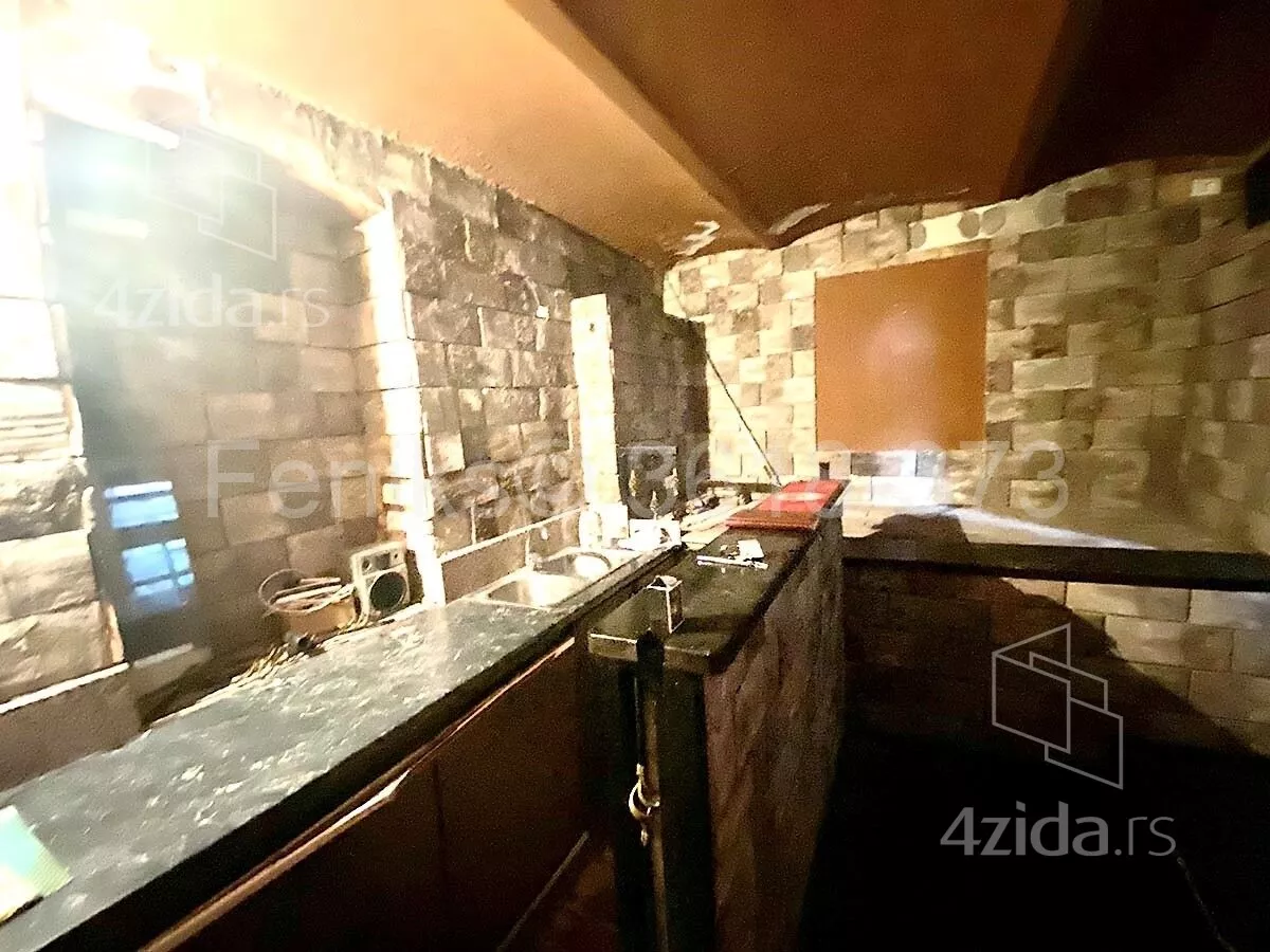 Lokal | 4zida