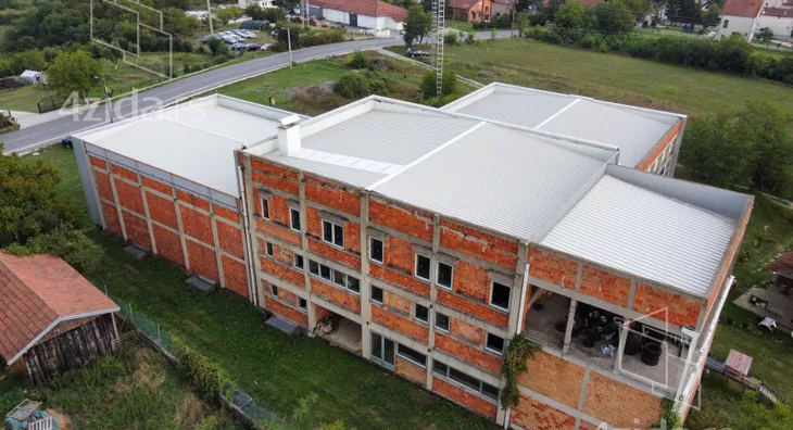 Poslovna zgrada | 4zida