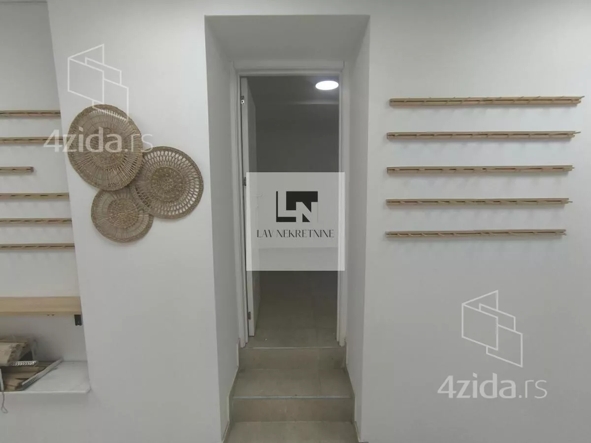 Lokal | 4zida