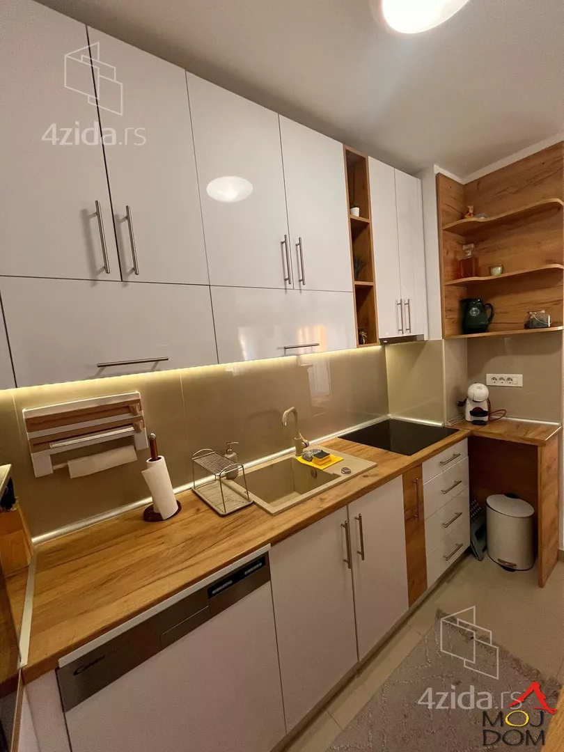 Petosoban stan | 4zida