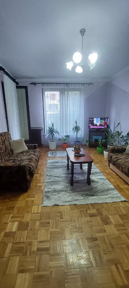 Ismeta Mujezinovića | 4zida.rs
