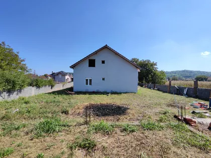 Crvene Livade | 4zida.rs
