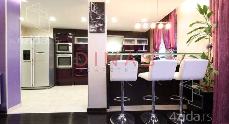 Šestosoban stan | 4zida