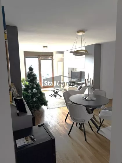 Marije Bursać | 4zida.rs