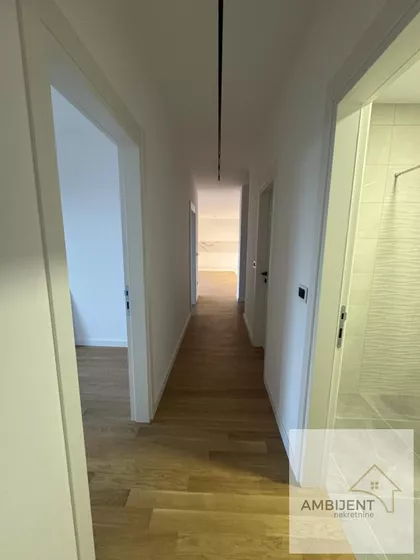 Stari Banovci | 4zida.rs