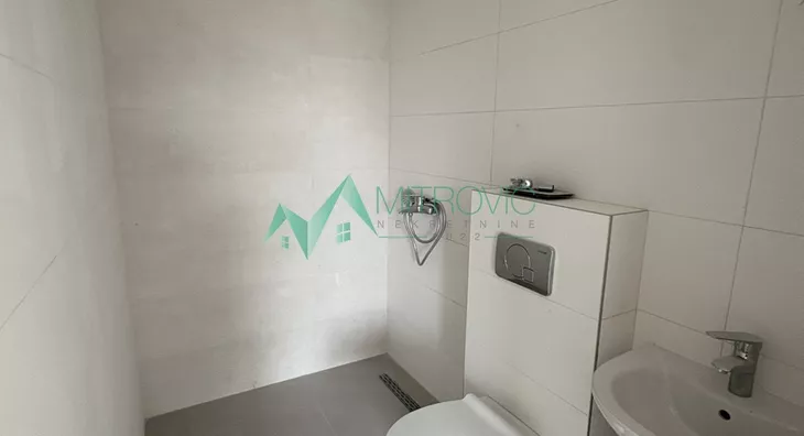 Četvoroiposoban stan | 4zida