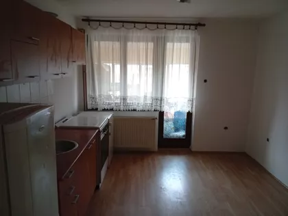 Trg Pavla Stojkovića 3 | 4zida.rs