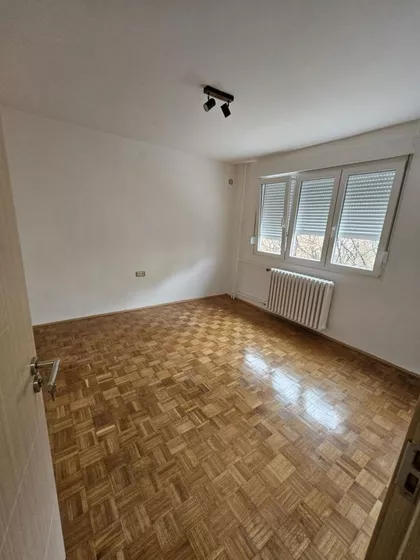 Pariske Komune 5 | 4zida.rs