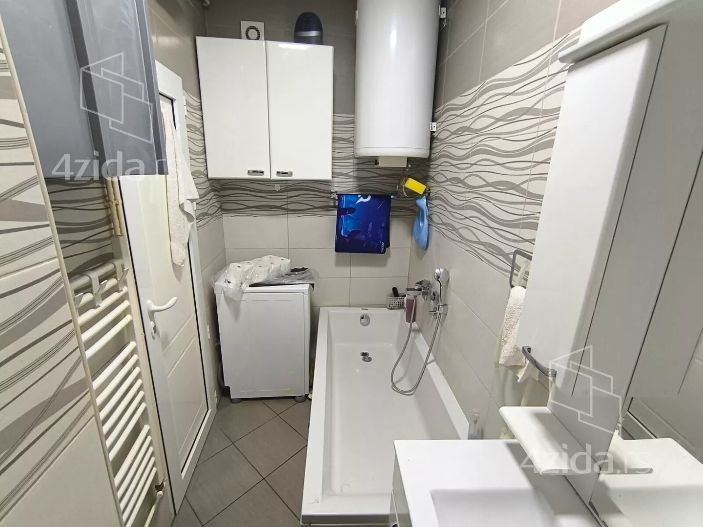 Dvoiposoban stan | 4zida