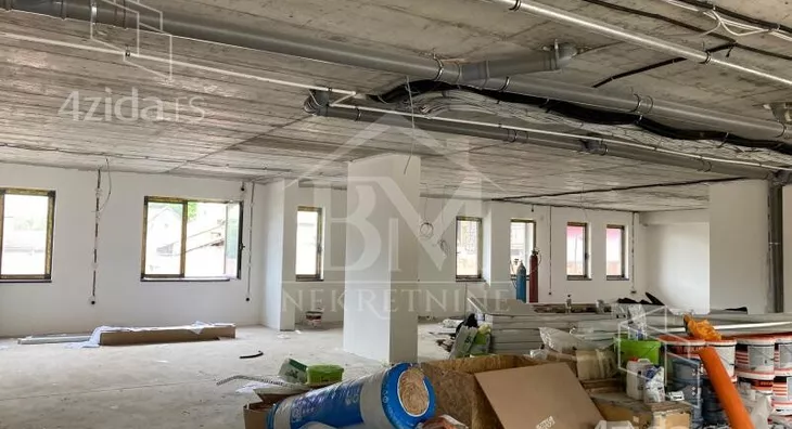 Poslovni prostor | 4zida